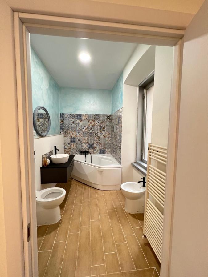 Alla Scalinata Del Teatro Rossetti Confort Suites Parcheggio Triëst Buitenkant foto