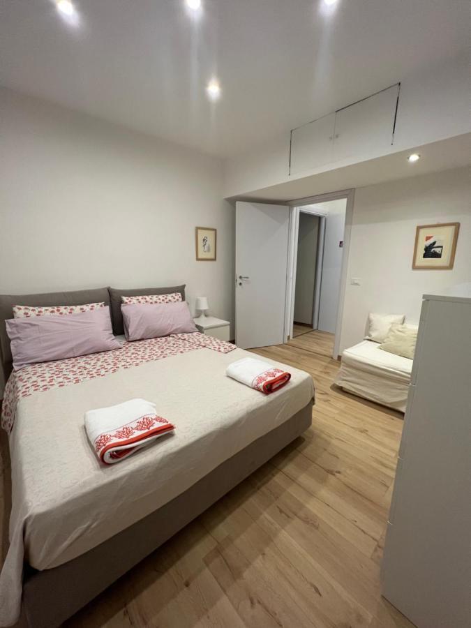 Alla Scalinata Del Teatro Rossetti Confort Suites Parcheggio Triëst Buitenkant foto