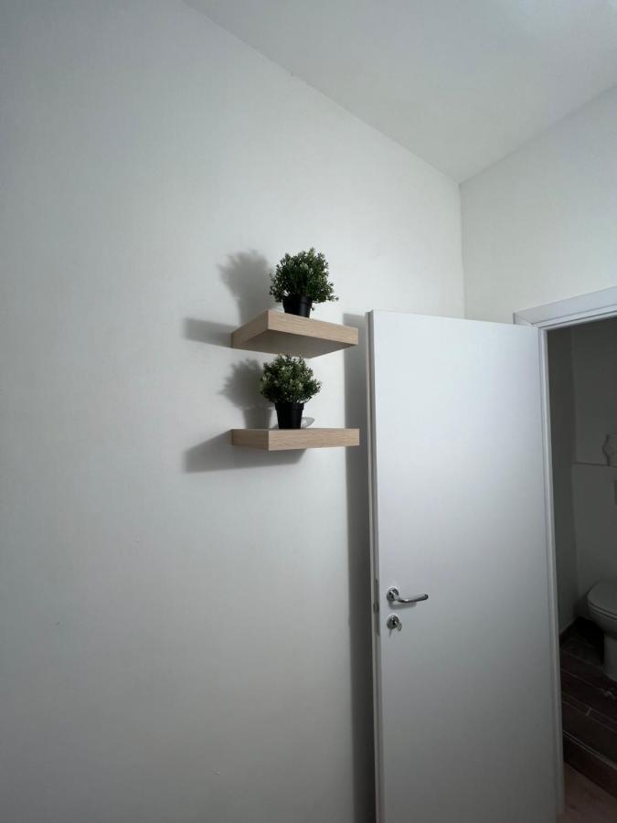 Alla Scalinata Del Teatro Rossetti Confort Suites Parcheggio Triëst Buitenkant foto