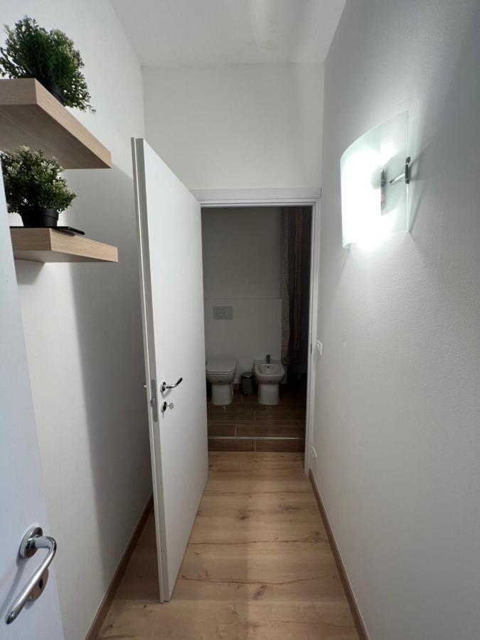 Alla Scalinata Del Teatro Rossetti Confort Suites Parcheggio Triëst Buitenkant foto