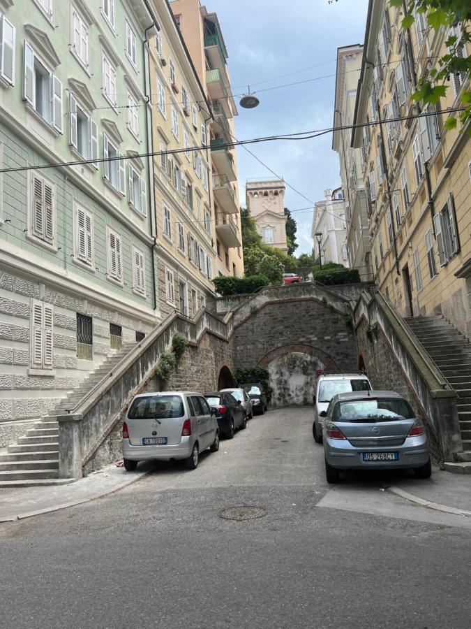 Alla Scalinata Del Teatro Rossetti Confort Suites Parcheggio Triëst Buitenkant foto