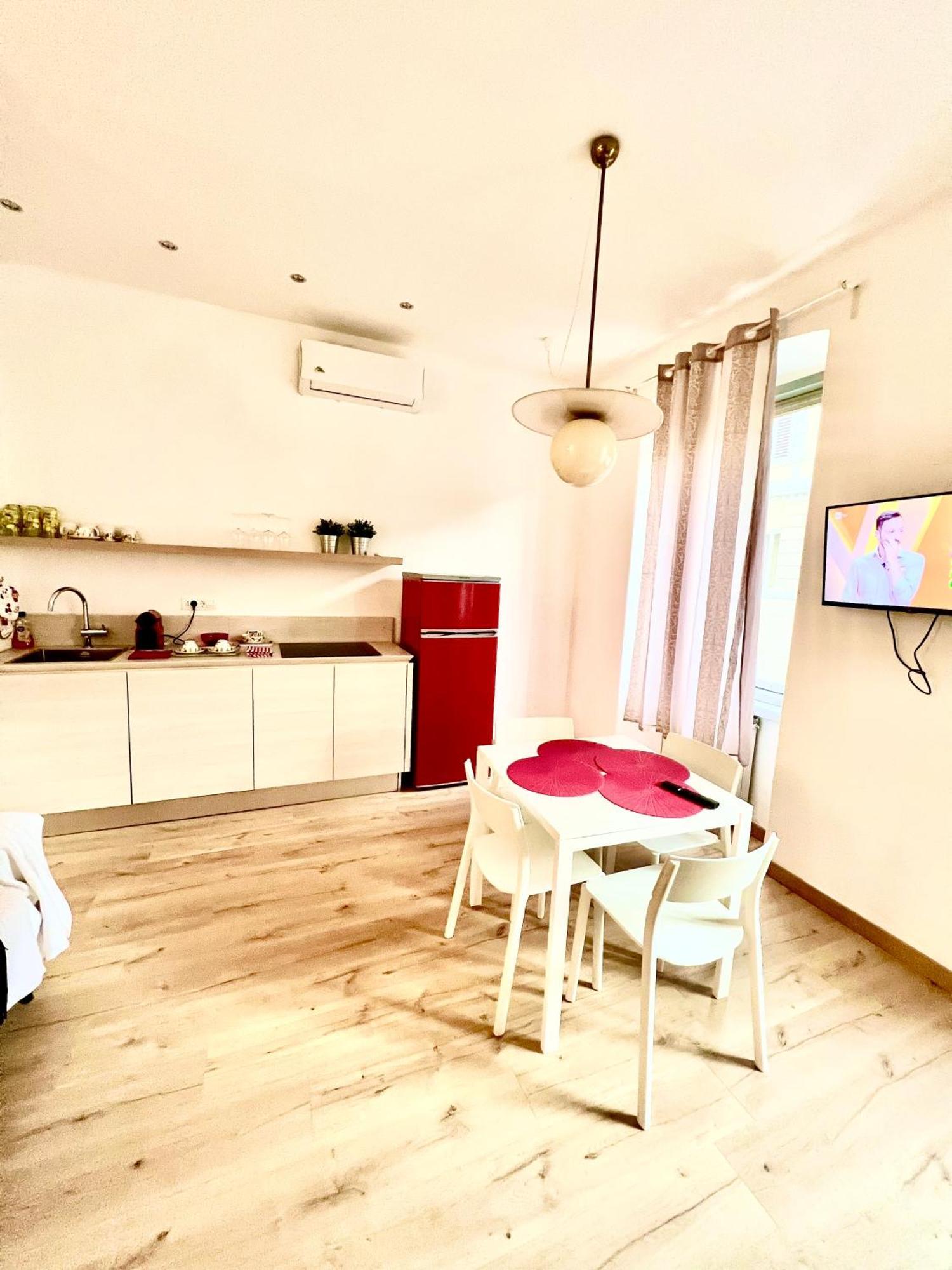 Alla Scalinata Del Teatro Rossetti Confort Suites Parcheggio Triëst Buitenkant foto